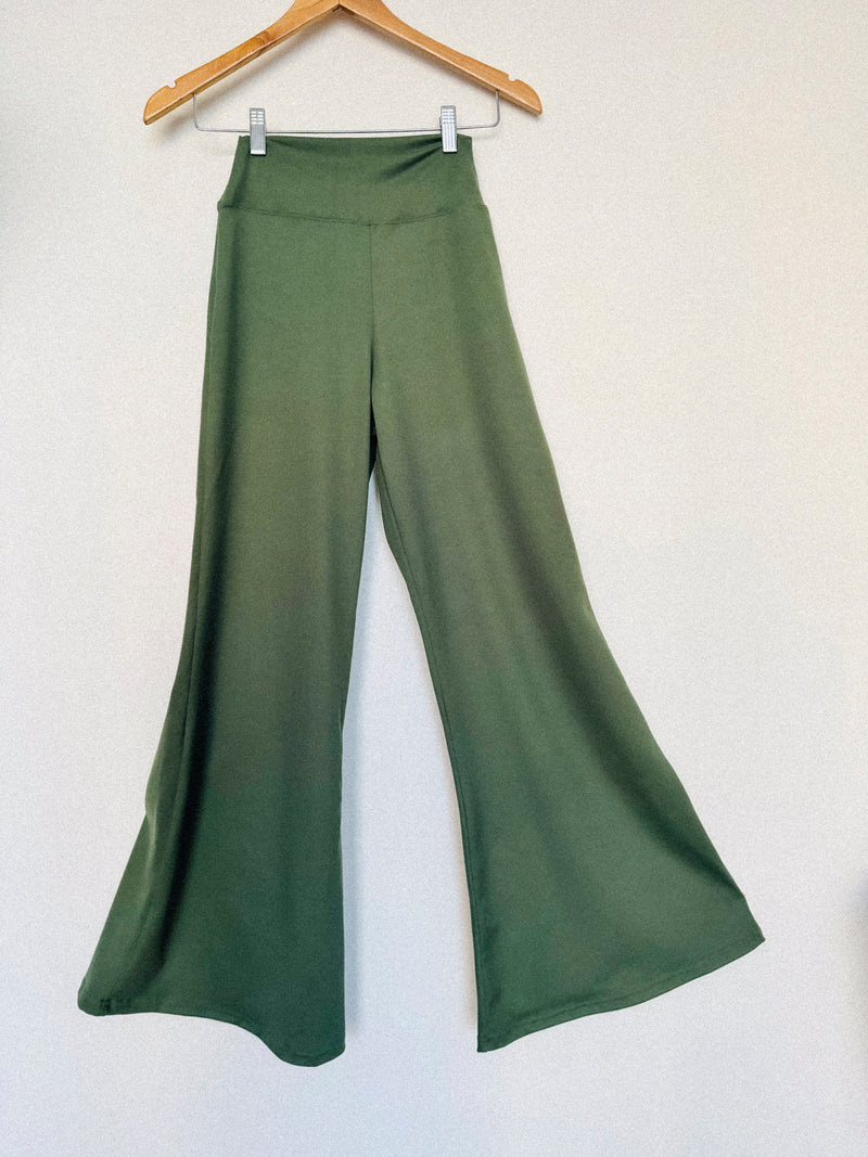 Calça Flare Rib