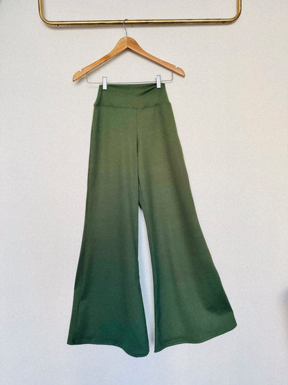 Calça Flare Rib